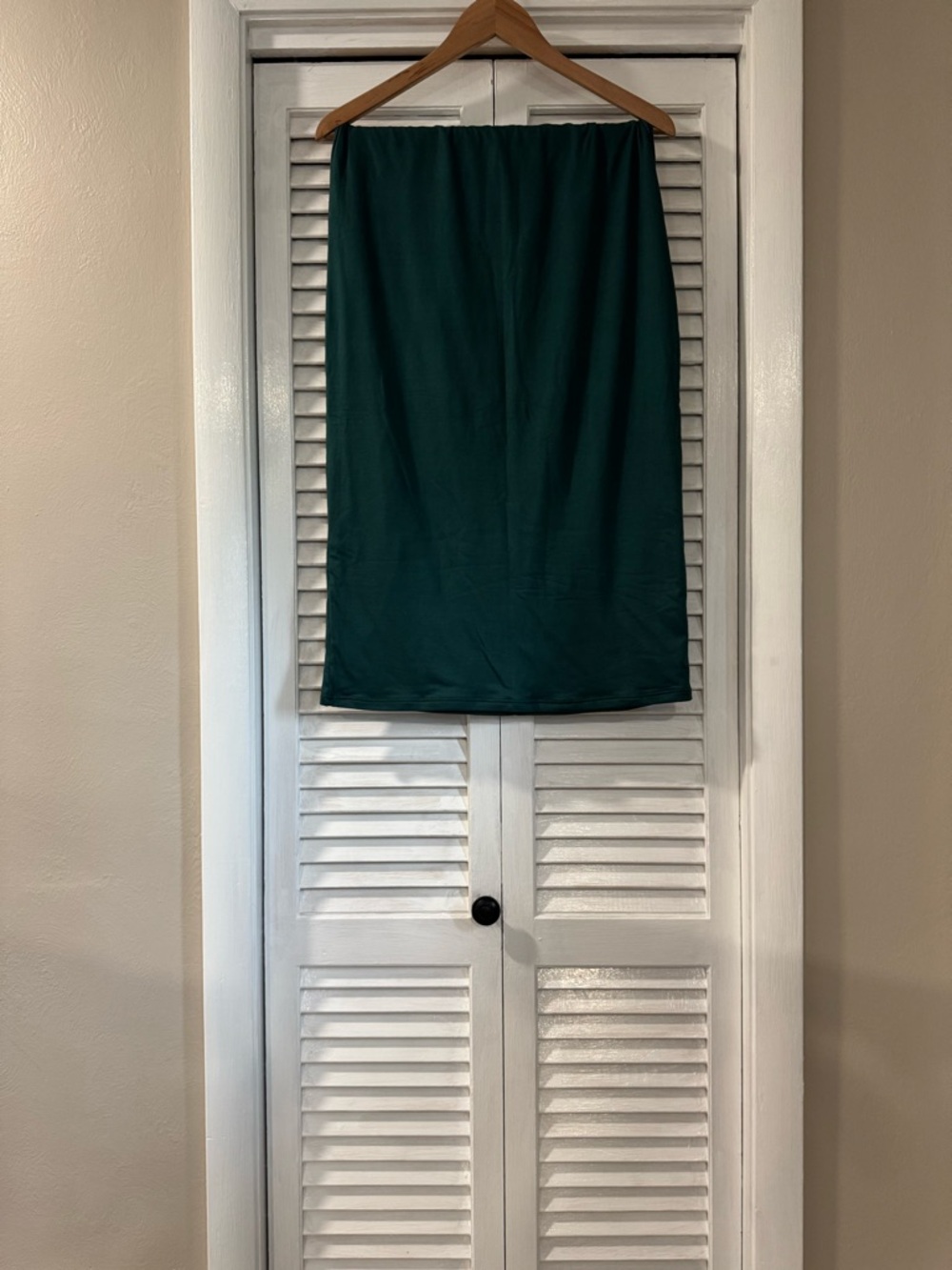 Stretchy Maternity Pencil Skirt in Deep Green